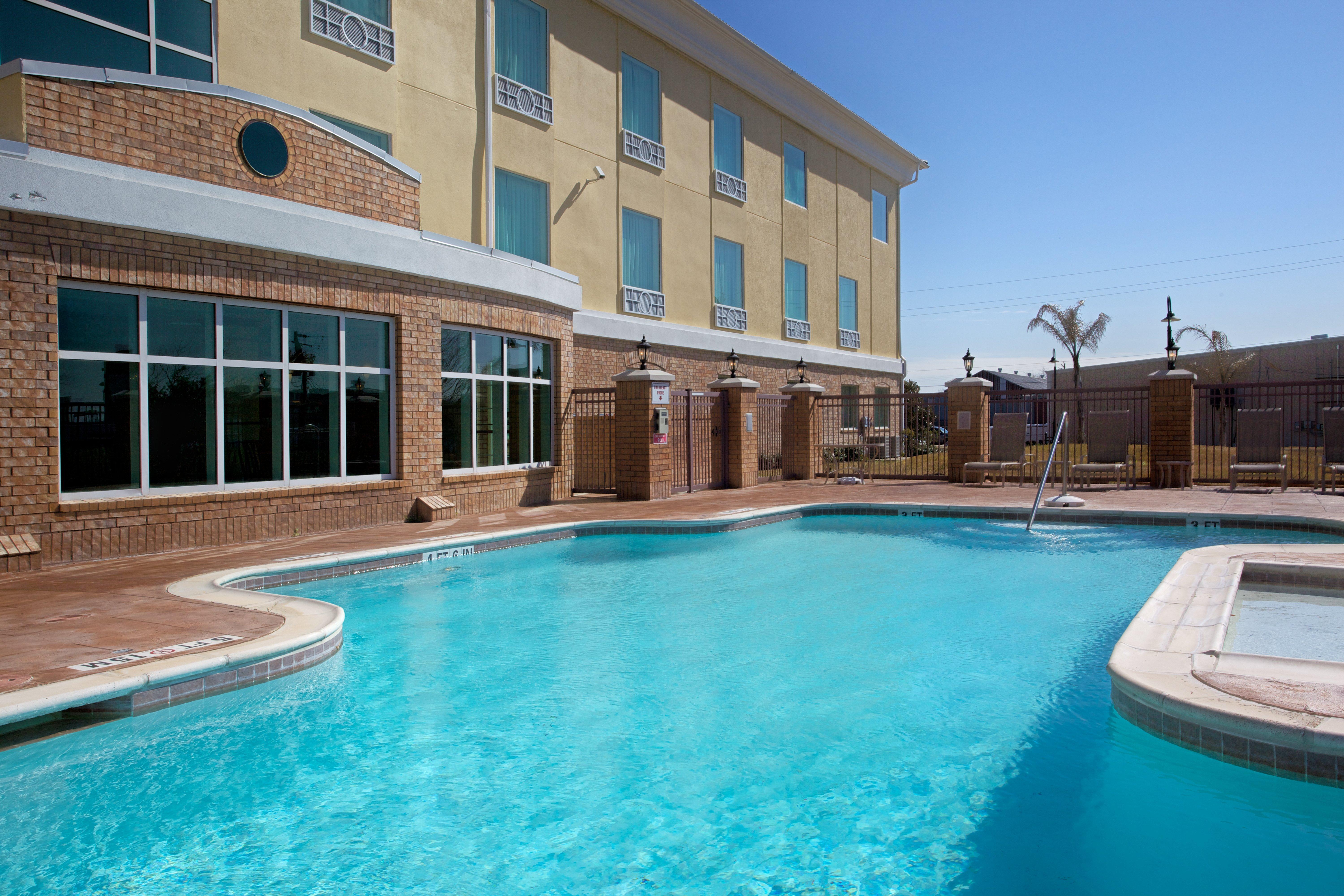 Holiday Inn Express Pearland By Ihg Exterior foto